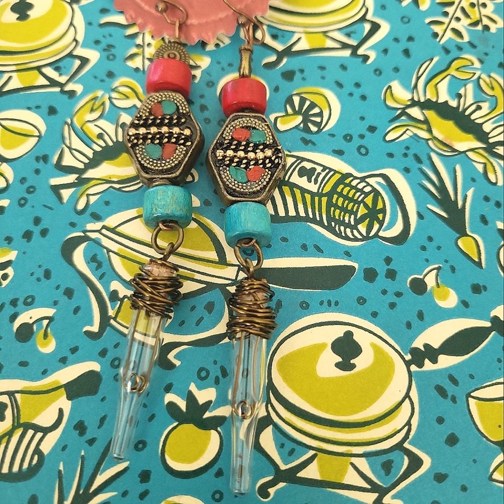 Blue Honey Jewelry Beaded Filament Bulb Earrings - Picture 4 of 4